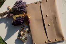 Stitch-less Envelope Clutch